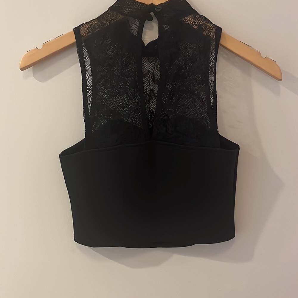 Fora Black Crop Top High Neck Lace - Picture 3 of 8